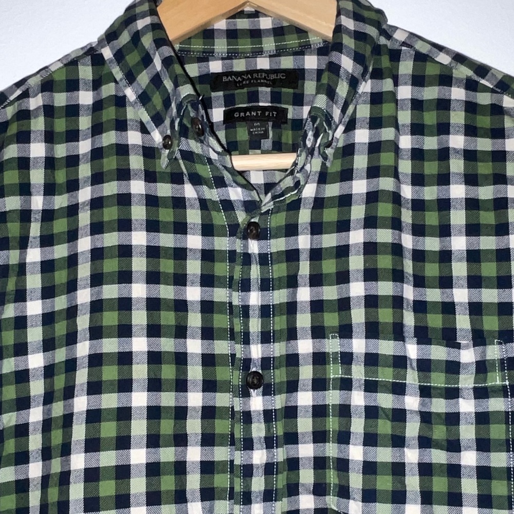 Banana Republic Luxe Flannel Grant Fit/Slim Fit Medium Casual Button Down Shirt